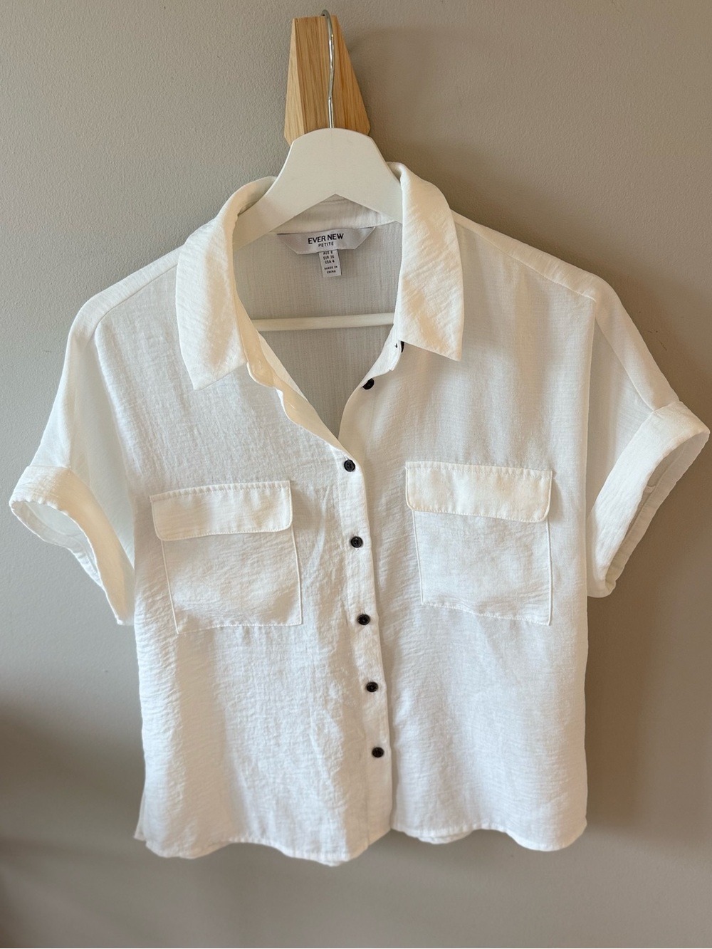 Ever New White Short Sleeve Button-Front Shirt with Black Buttons